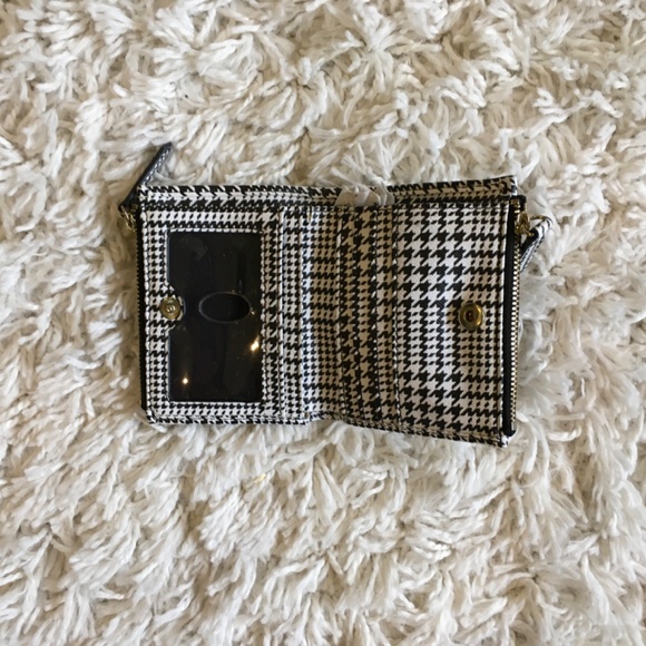 ✨GUESS WALLET - Picture 3 of 3